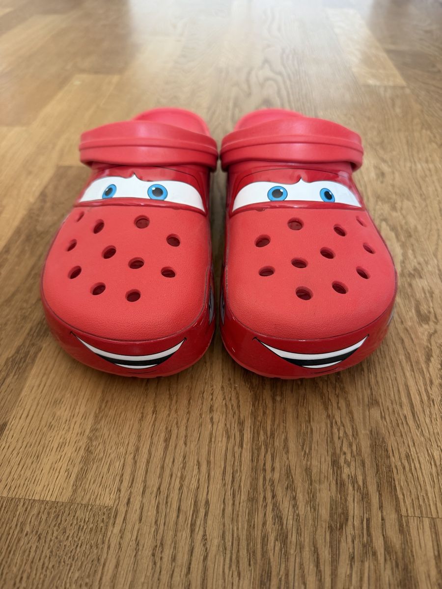 Chaussures hommes: Crocs Lightning McQueen Grösse Brand neu – Neuf (Voir description) à Bassersdorf par Joe_56lh 1