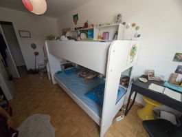 Lit superposé blanc avec escalier et étagères 90x200 cm