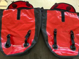 Fahrradtaschen Set wasserdicht rot schwarz gebraucht