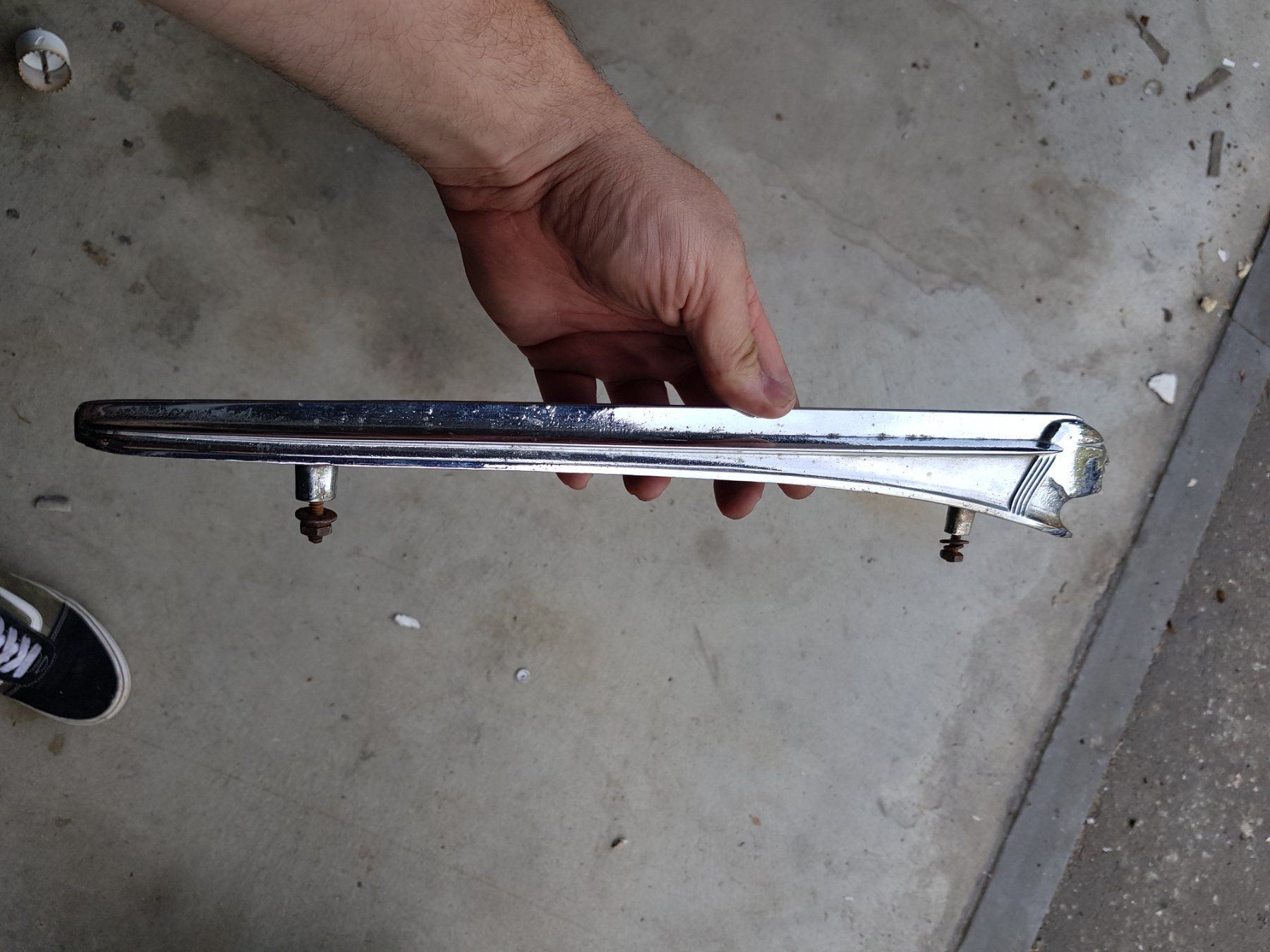 Pontiac Alle Autoersatzteile: 1947 Pontiac Haubenemblem / Haubenfigur – Gebraucht aus Zofingen von Migiskau 1