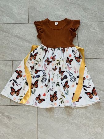 Mädchen Kleid Grösse 7Y Sommer Schmetterling