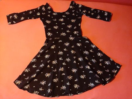 Kleid schwarz mit Blumen, Grösse 38
