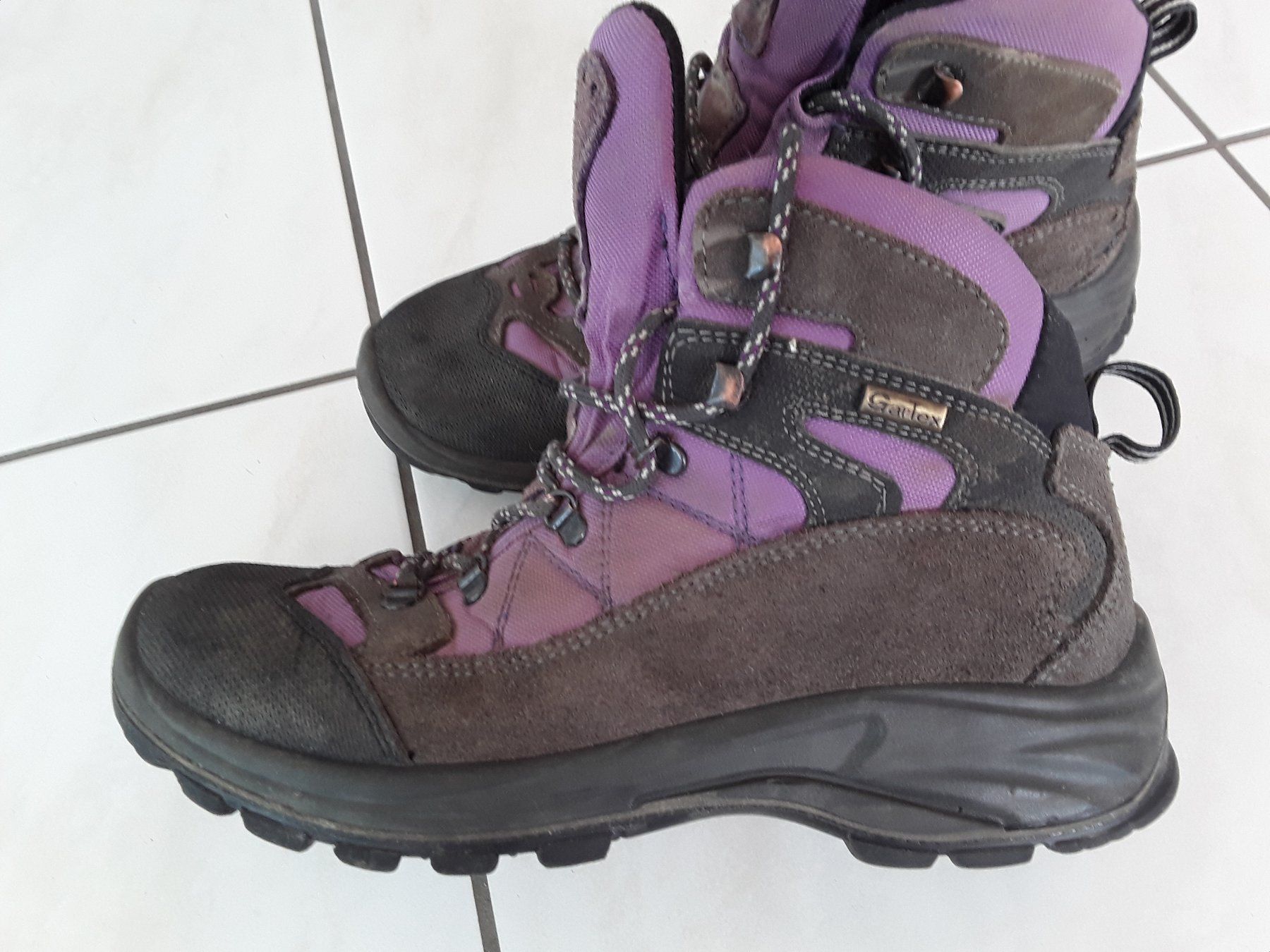 Scarpe per ragazze: Wanderschuhe Gar Tex Gr .35 – Usato da Heimberg venduto da Samprof