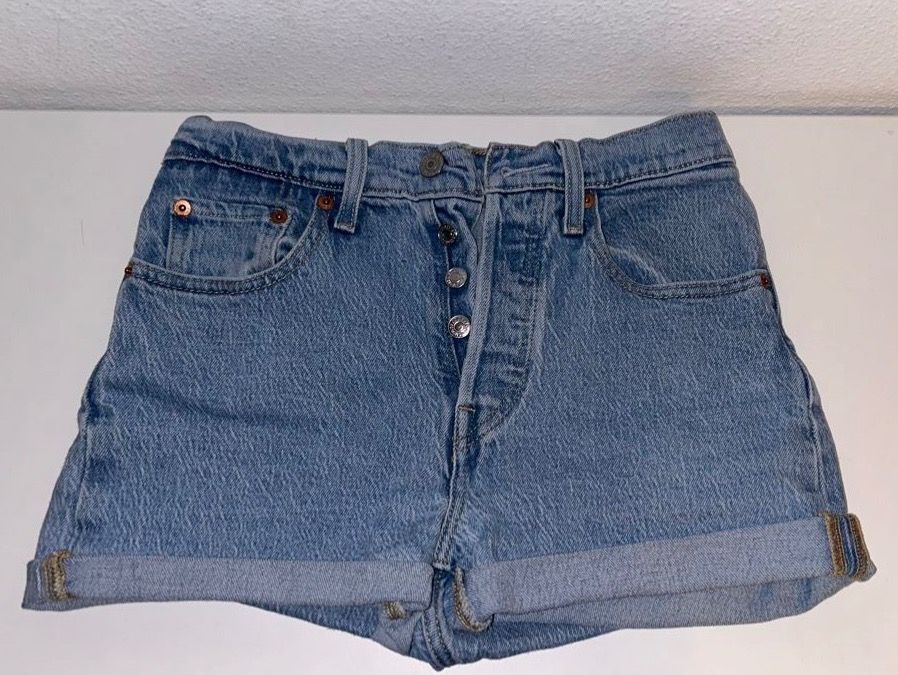 Levi's Jeans: Levi‘s 501 Shorts W25 – Usato da Bösingen venduto da noe_5dcf