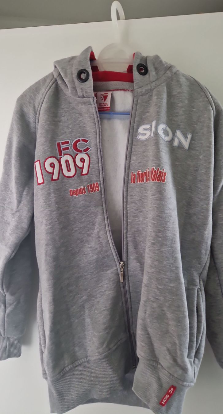 Giacche: FC Sion Fan, Kapuzenjacke, Grösse M – Usato da Schenkon venduto da Eti94