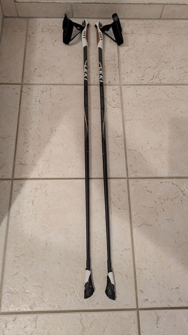 Leki Bastoncini da trekking: Leki Nordic Walking Stöcke – Usato da Hombrechtikon venduto da Honeyguide