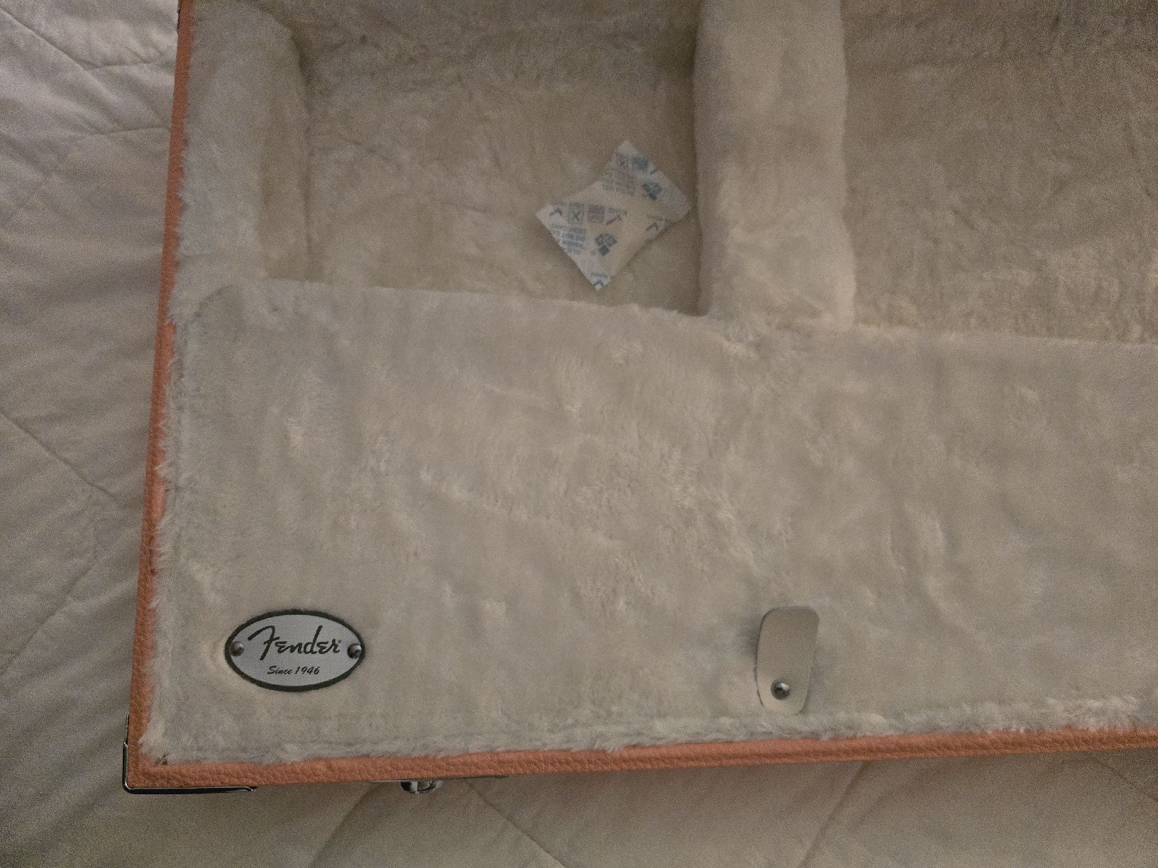 Fender Strumenti musicali: FENDER GUITAR CASE ....NEU !!! – Nuovo e nell'imballaggio originale da Zürich venduto da Antiquedealer 4