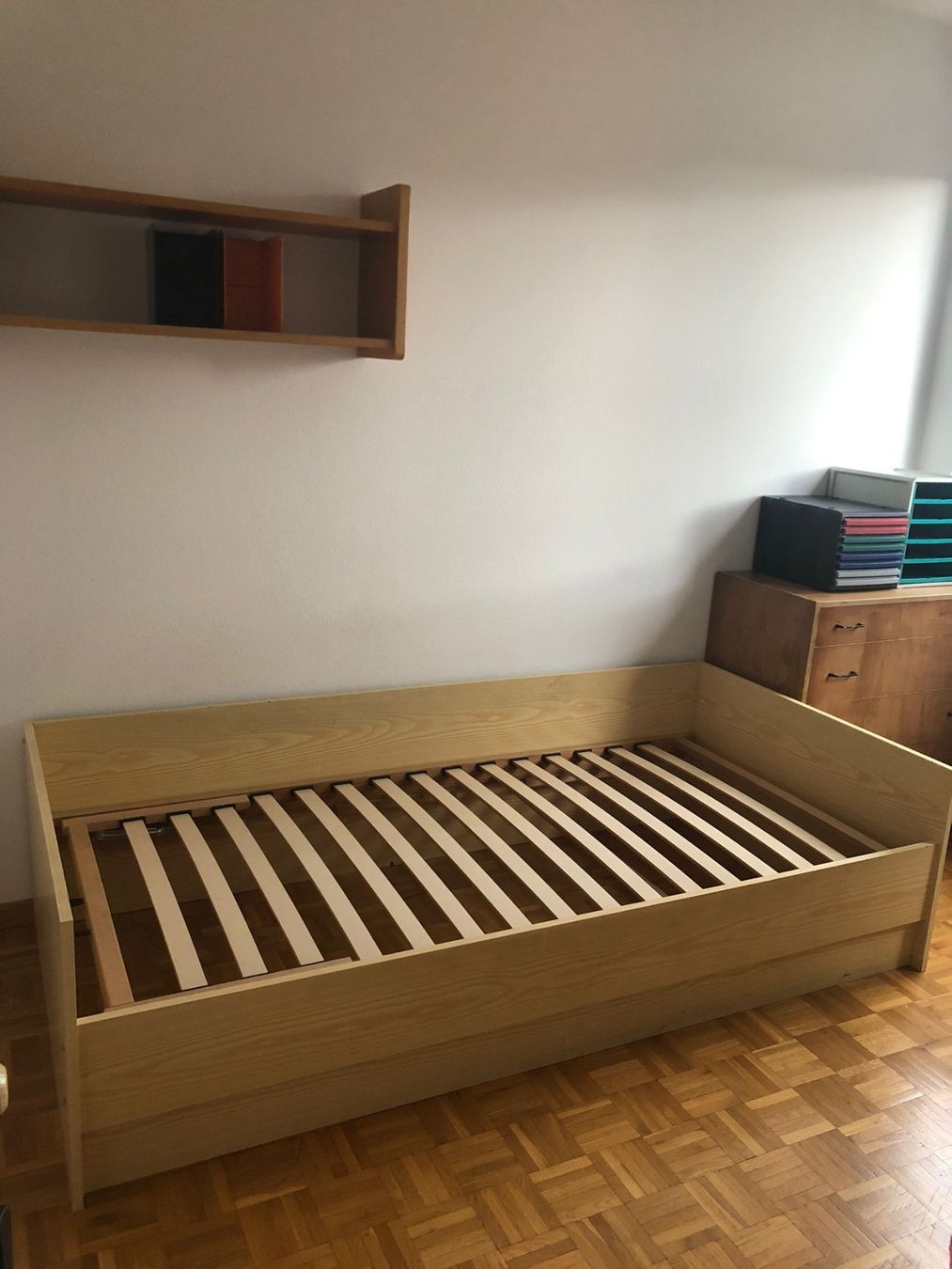 Betten: Bett mit Lattenrost, Fast Gratis – Gebraucht aus Wallisellen von mir_xd29 1