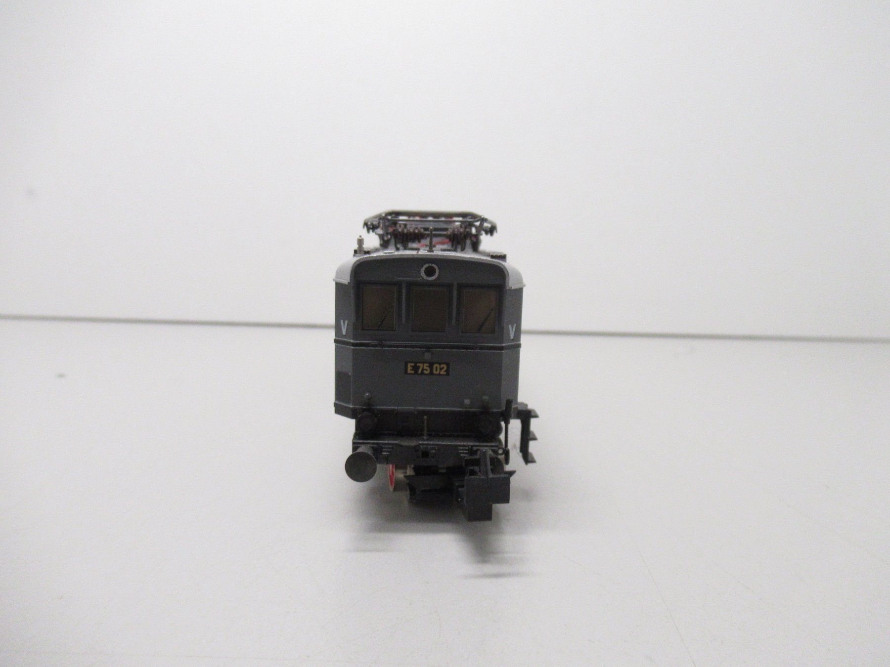 Trix Modellini di ferrovie: Trix Express 2232 E-Lok BR E75 der DR Analog DC 3-Leiter H0 – Usato da Basel venduto da mhmarken 1