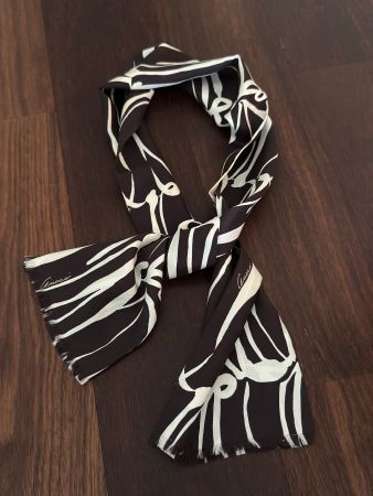 Gucci Seidenschal mit Logo-Design