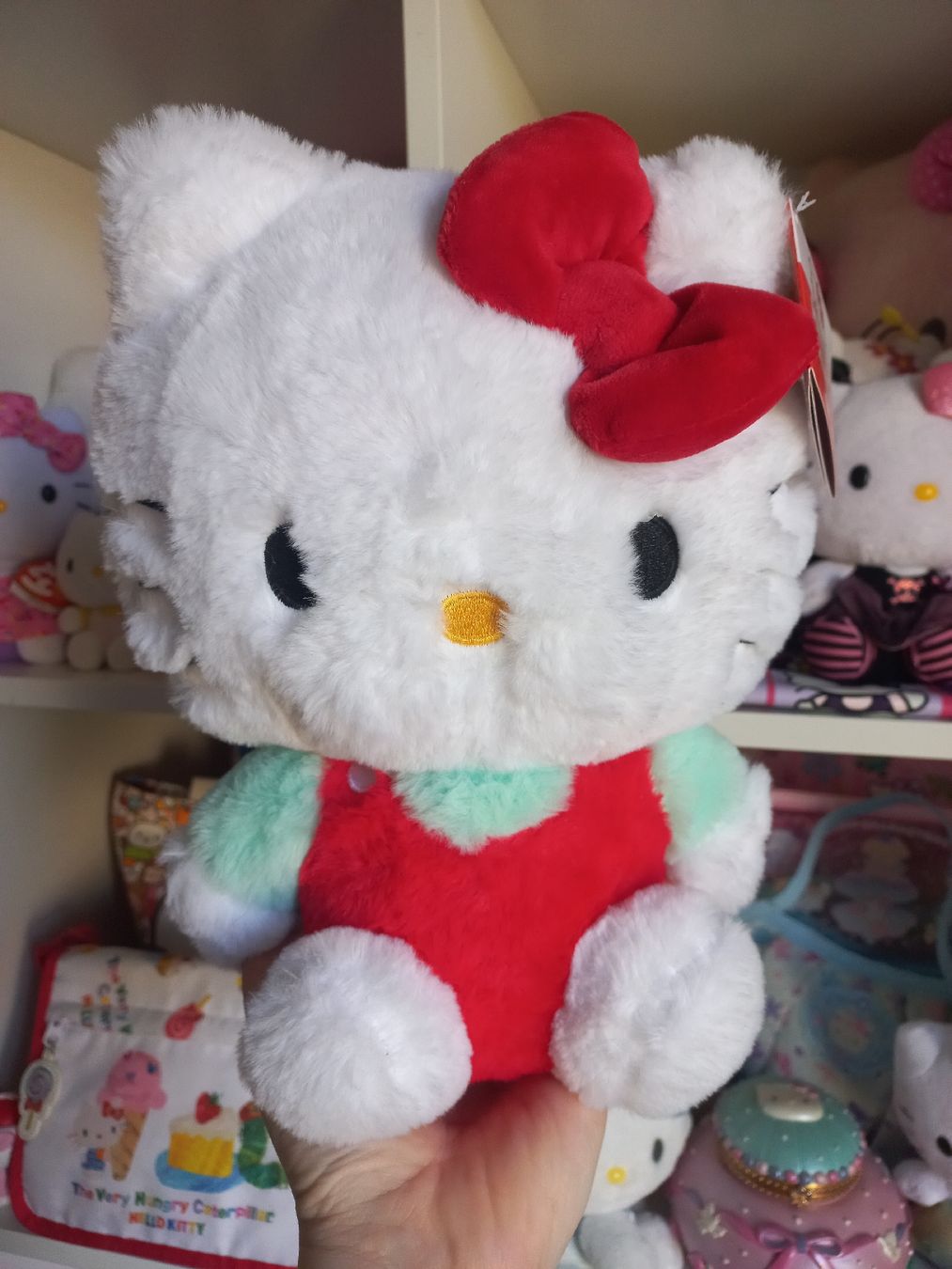 Hello Kitty Giocattoli: Hello Kitty Plüschtier NEU - Sanrio – Nuovo e nell'imballaggio originale da Wangen b. Olten venduto da SecondStory4u