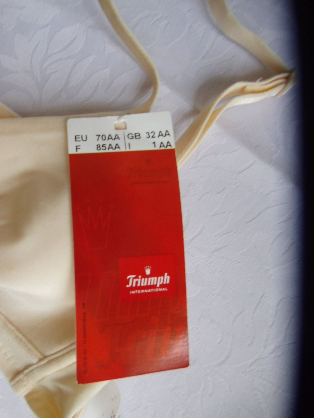 Triumph Sonstige Unterwäsche: BH 70 AA von Triumph, beige, **NEU** – Neu und originalverpackt aus Walenstadt von Pluisa 2