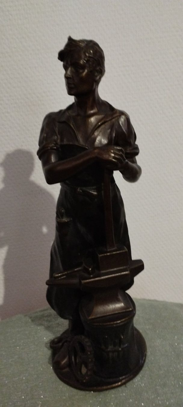 Skulpturen & Statuen: Sculpture ancienne  forgeron . – Gebraucht aus Praz (Vully) von pikuluka1