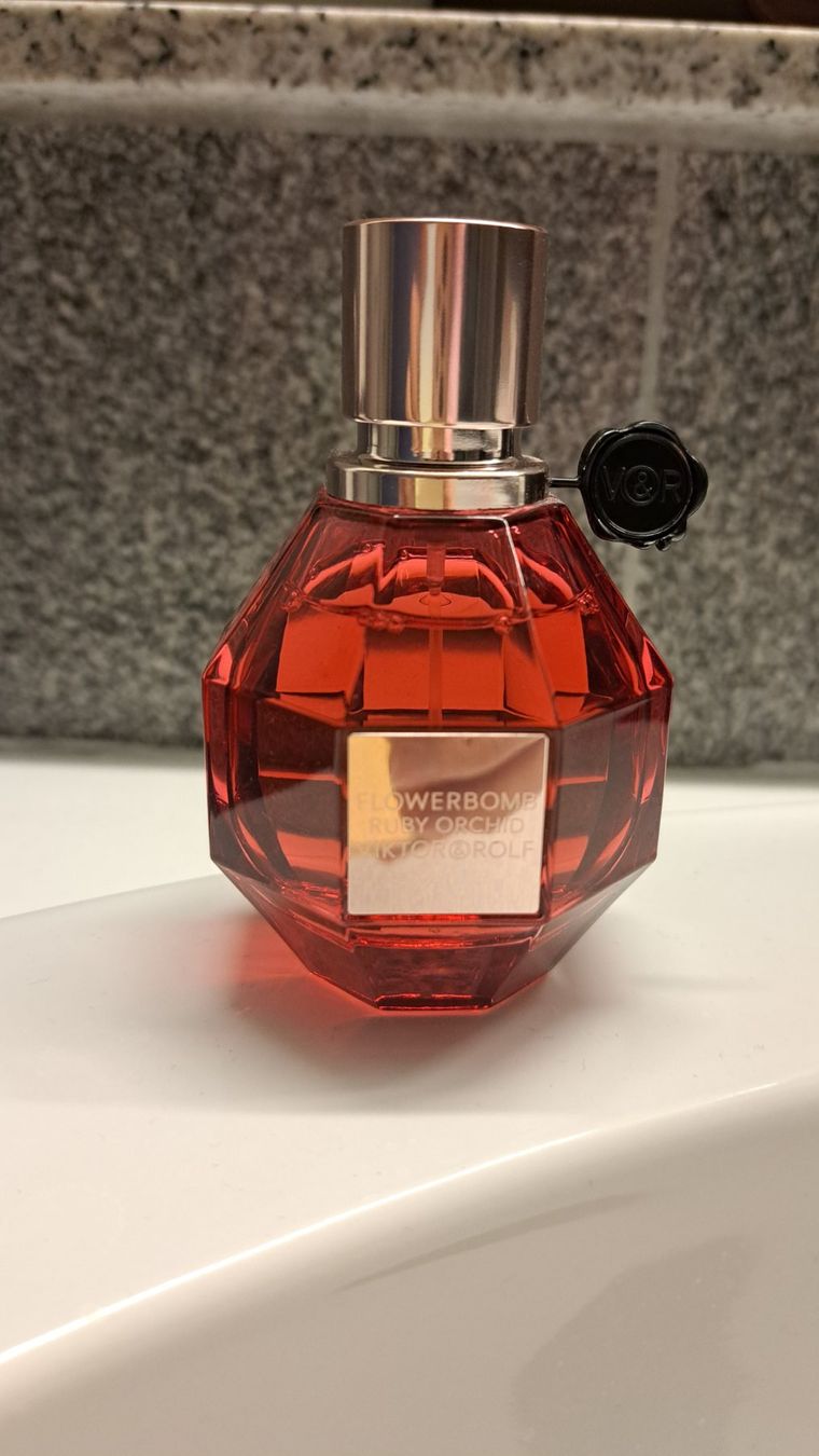 Profumi & Eau de Toilette: Viktor & Rolf Flowerbomb Ruby Orchid – Usato da Weisslingen venduto da Steph_andstuff