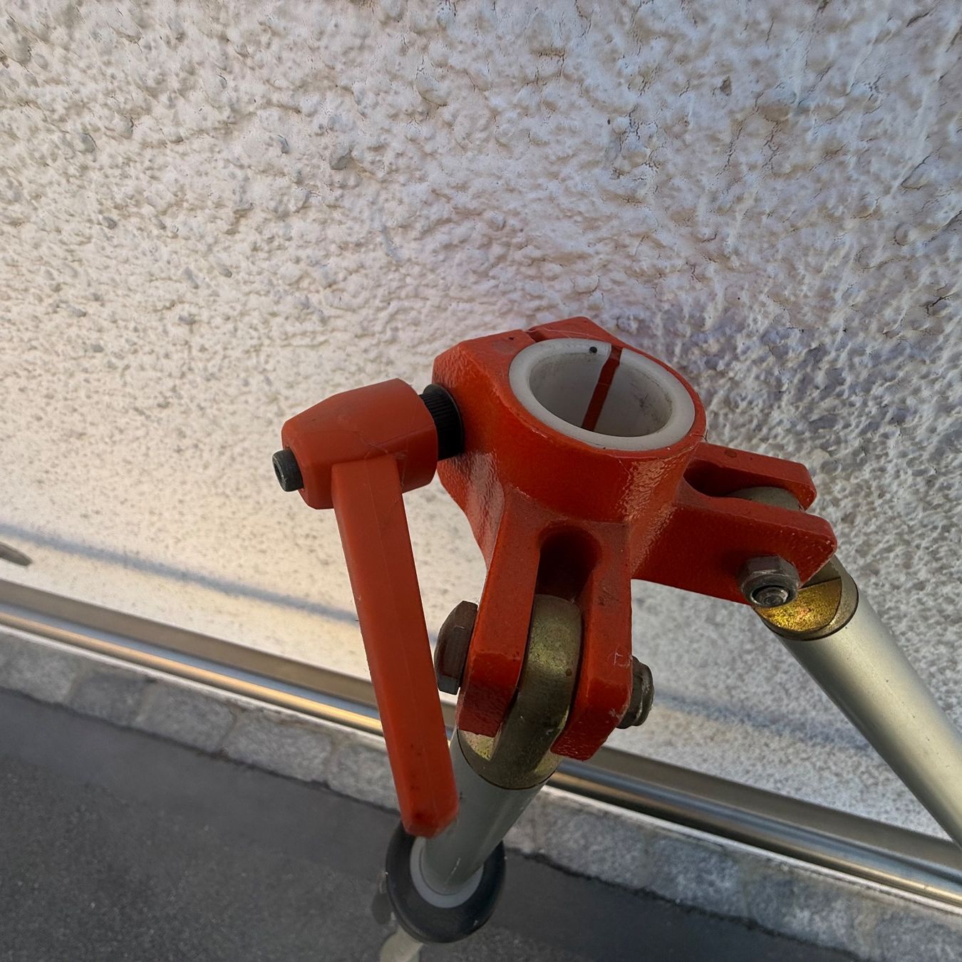 Tutti gli attrezzi: Jalon Halter höhen verstellbar – Usato da balzers venduto da ..m 1