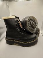Dr. Martens - Plateau-Stiefel aus Leder mit Kunstfell Gr. 38