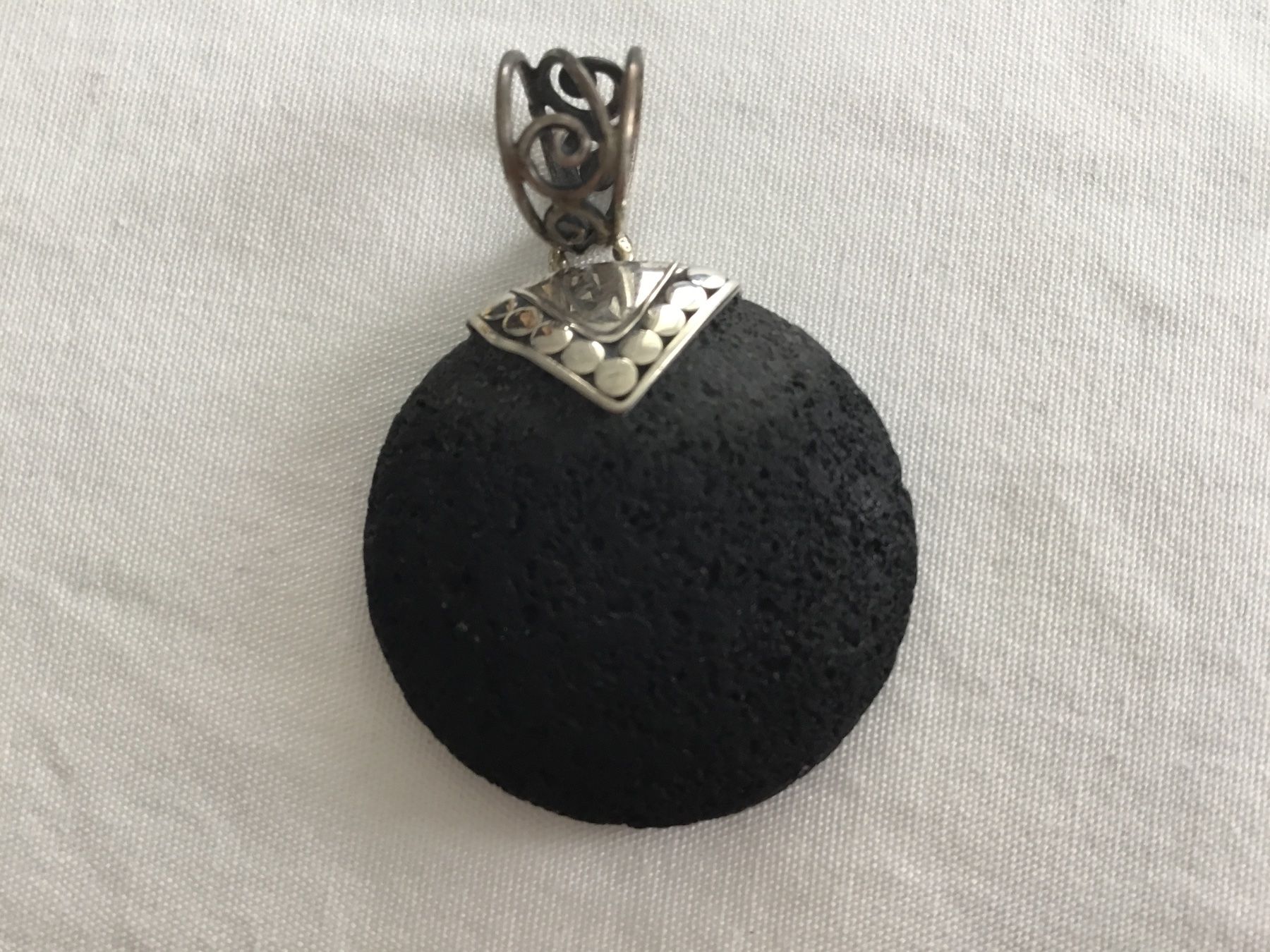 Minerali & Pietre curative: Anhänger Lava schwarz Heilstein – Nuovo e nell'imballaggio originale da Doppleschwand venduto da Fortuna5859