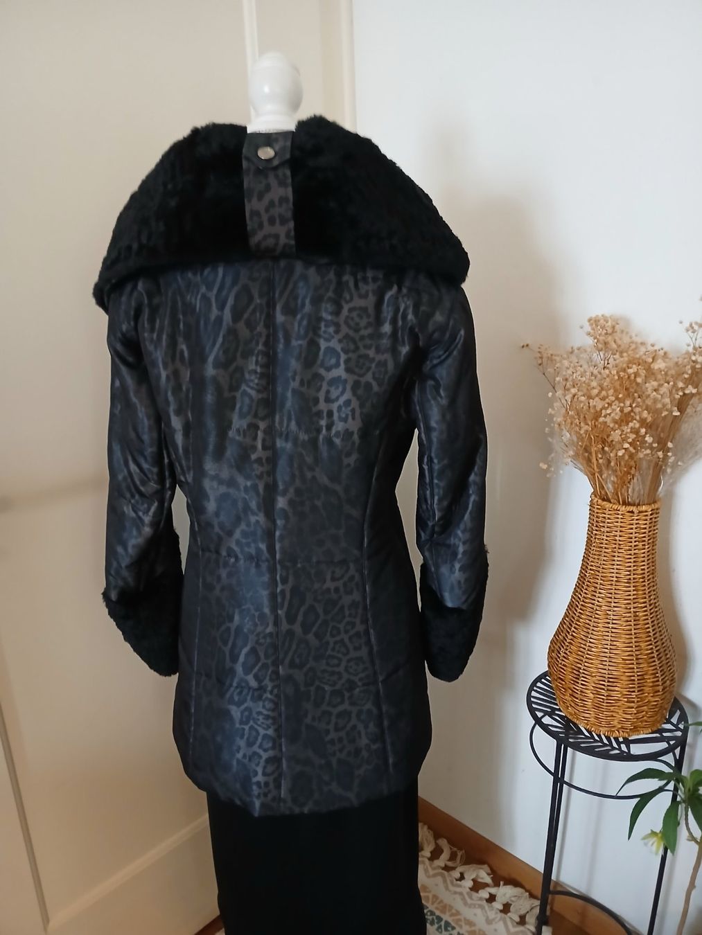 Giacche: Winter Jacke mit Echtpelz Kragen – Nuovo (secondo la descrizione) da Luzern venduto da Tavolna 6