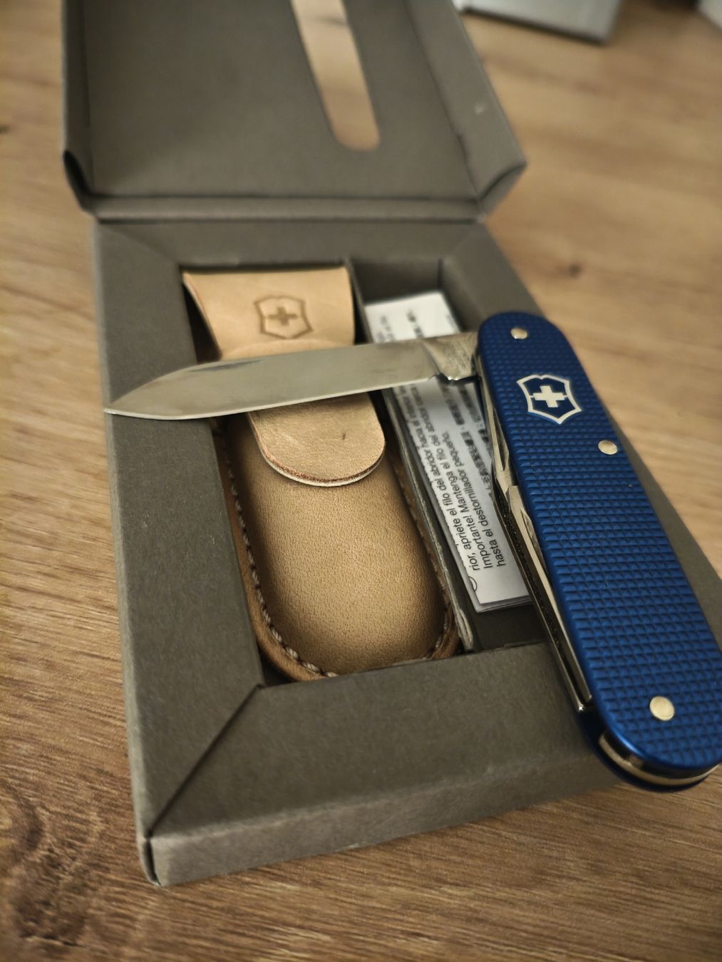 Victorinox Coltellini militari: Victorinox CADET 5 COLORS – Nuovo e nell'imballaggio originale da Develier venduto da Ant_ckl5 2