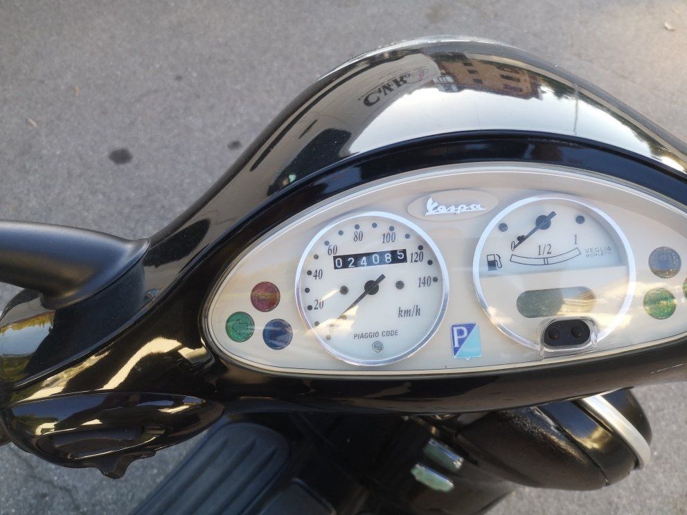 Scooters: Piaggio Vespa ET4 125 – Défectueux à Horw par Caverogmbh 1