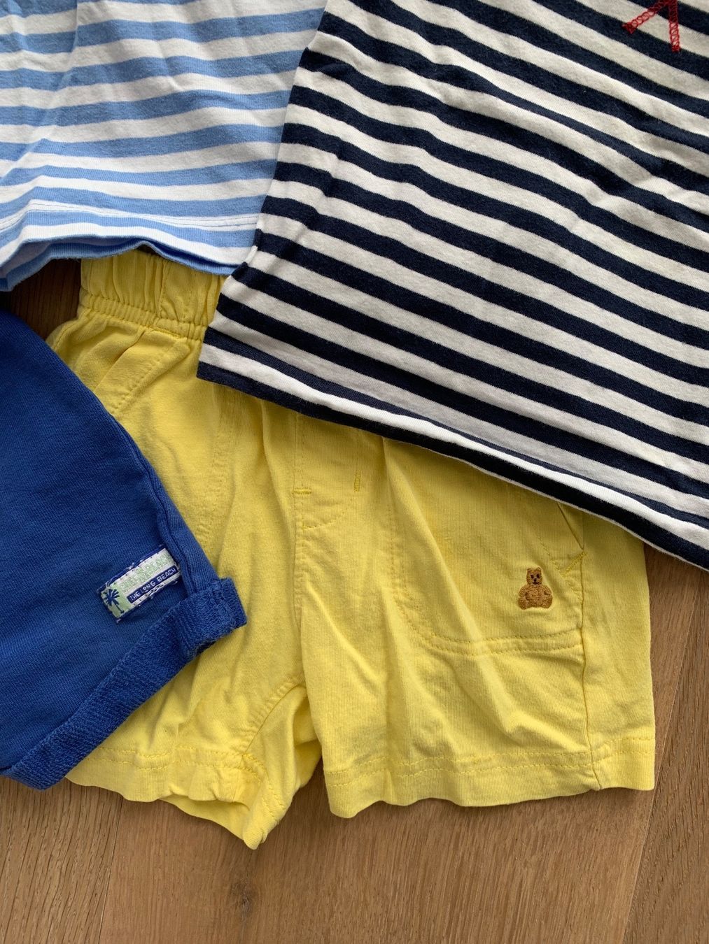 Lotti & Set di vestiti: Kleiderpaket 5x Tshirt & 2 Shorts, 68 – Usato da Rümlang venduto da zflyfa0001 1