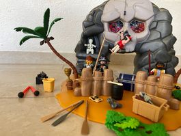 Playmobil-Set: Piraten mit Totenkopf-Höhle und viel Zubehör!