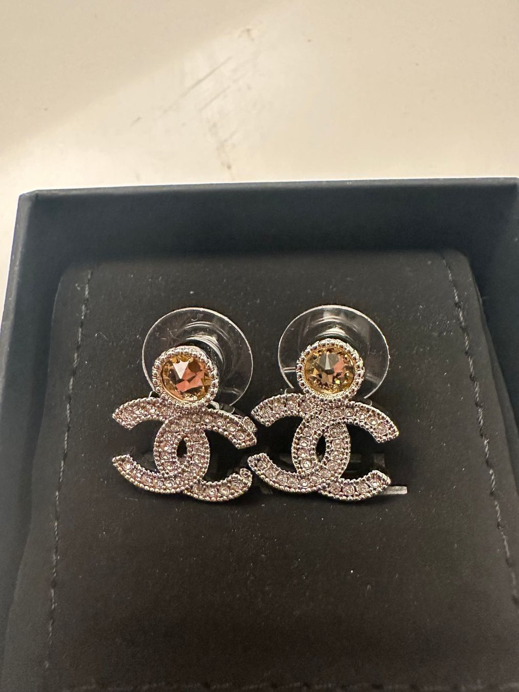 Orecchini pendenti & Orecchini a lobo: Chanel Strass Ohrringe mit Rosa Kristall – Usato da Steinmaur venduto da regenbogen052