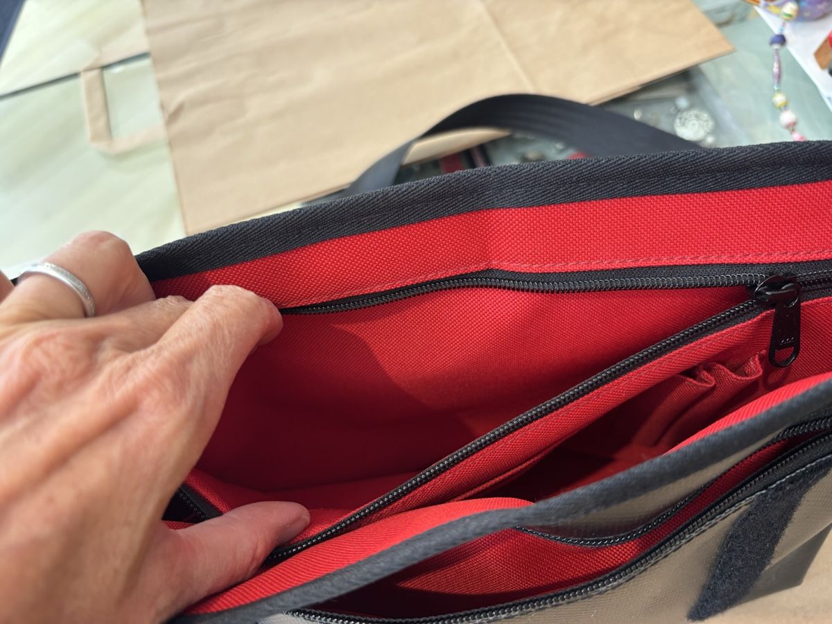 Borse: Umhängetasche EM-EL schwarz rot orange – Usato da Burgdorf venduto da VouSchoen 8