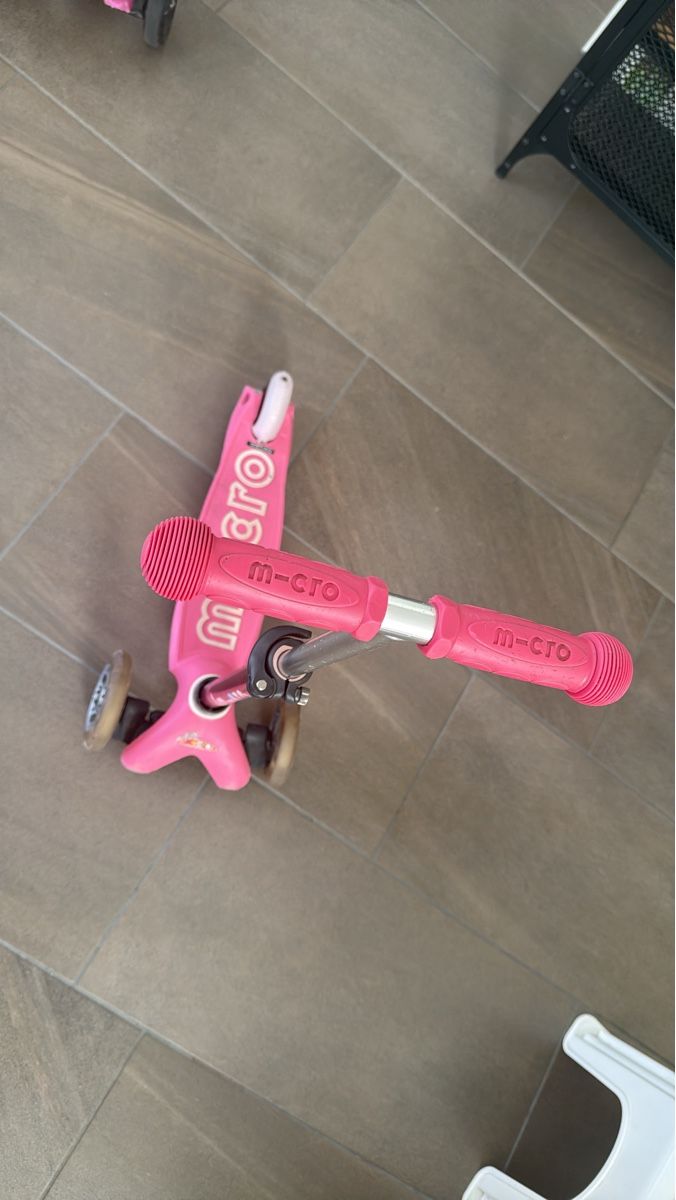 Micro Kickboard: Micro Roller pink gebraucht – Gebraucht aus Niederglatt ZH von zuerich013