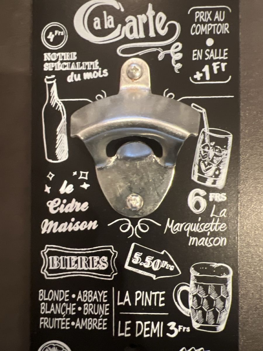 Tutte le decorazioni: Wand-Flaschenöffner mit Auffangbehälter, Chalkboard-Stil – Usato da Uznach venduto da Apuutze 1