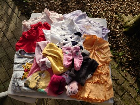 Viele schöne Kleider in top Zustand