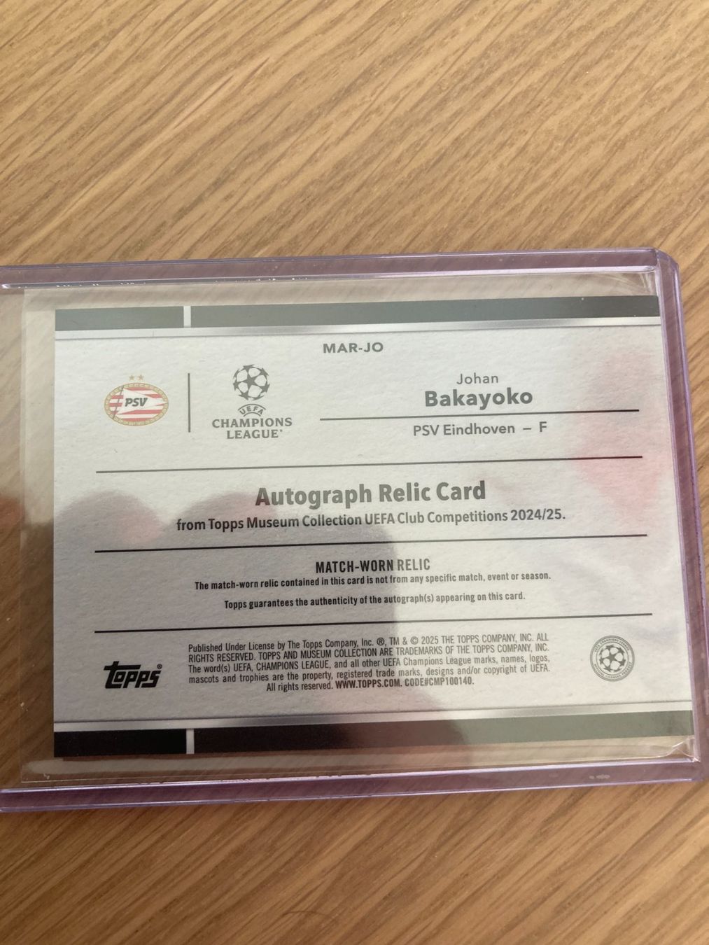 Topps Carte collezionabili: Topps Museum UEFA 24-25 - Johan Bakayoko Patch Auto /99 – Usato da La Tour-de-Peilz venduto da Tyalos_Cards 1