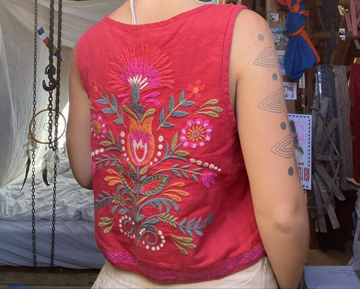 Tops: Wunderschöne bestickte Weste / Top / Shirt – D'occasion à Rehetobel par Norea69 3