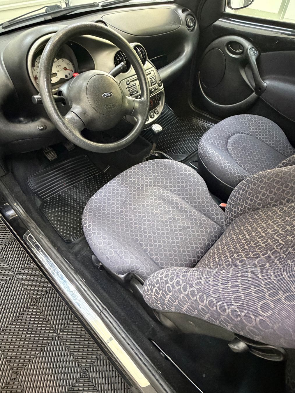 Automobili: Ford Ka, Sparsam – Usato da Oensingen venduto da buj_d9dw 7