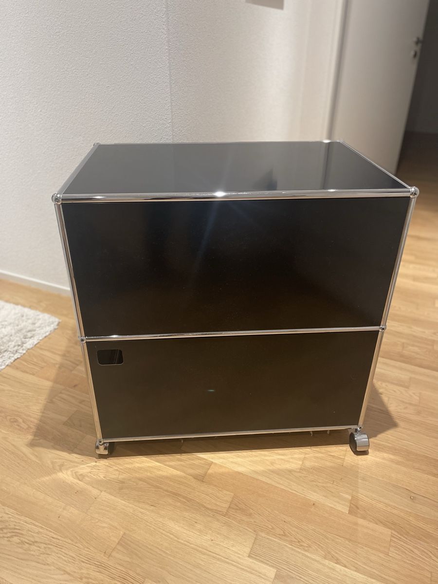 USM Banconi: USM Sideboard Büro  – Nuovo (secondo la descrizione) da Schachen LU venduto da reto.ponti 1