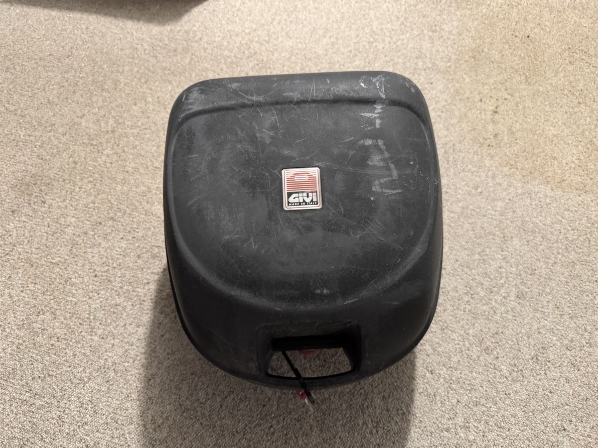 Givi Topcase: Yamaha Givi Topcase – Usato da Ruggell venduto da Forrer1000