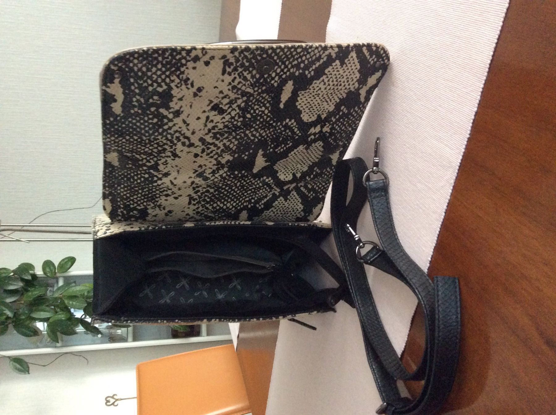 Borse da donna: Handtasche, schwarz/beige, Lederoptik – Nuovo (secondo la descrizione) da Lausanne venduto da Ulpet 4