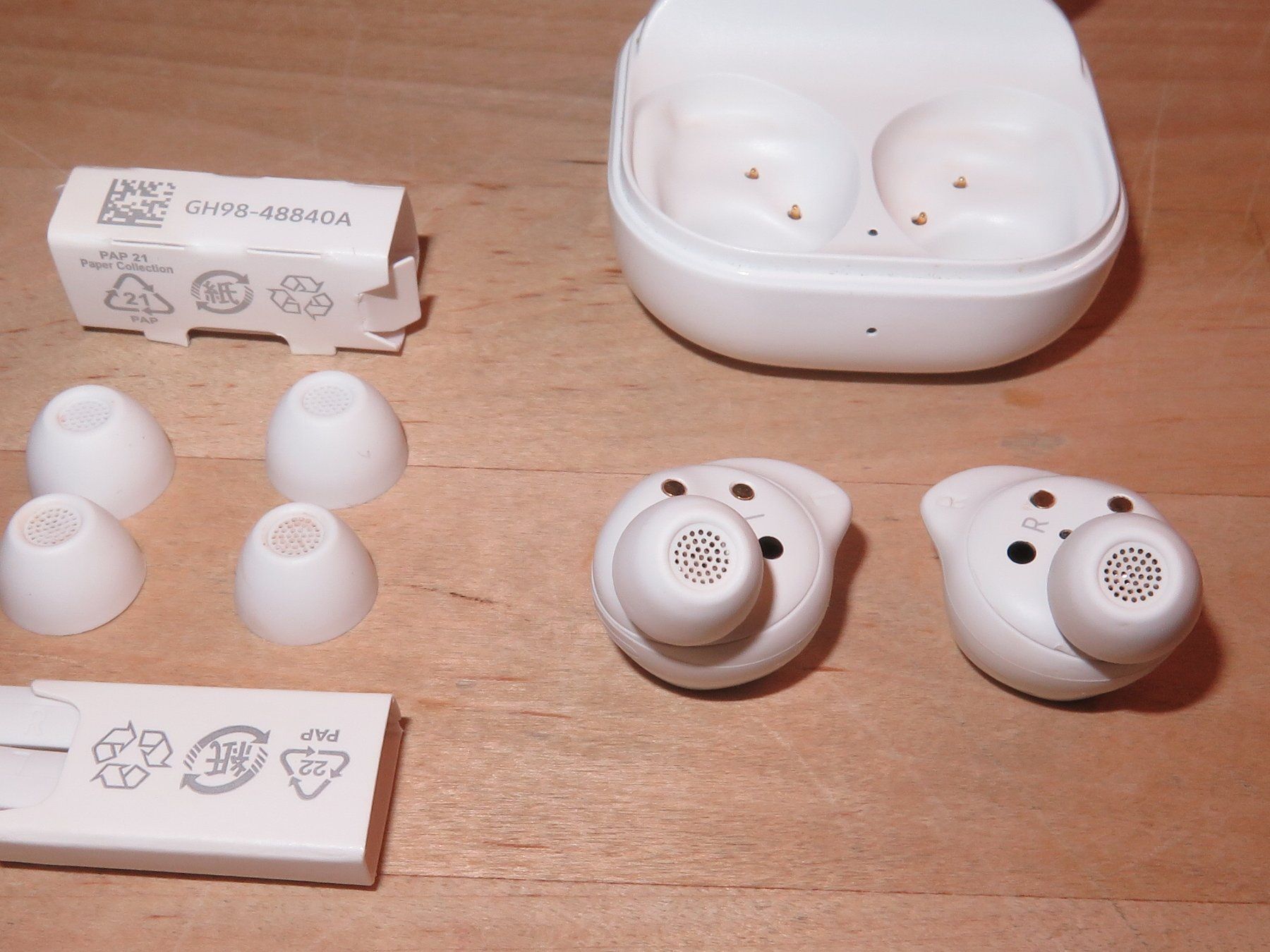 Samsung Cuffie: Samsung Galaxy Buds FE Kopfhörer Weiss – Usato da Basel venduto da Deko1 3