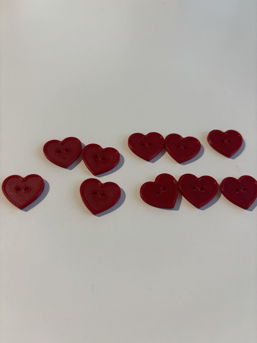 Bottoni: 10 pack red heart buttons – Nuovo (secondo la descrizione) da Rüti ZH venduto da lau_5yjf 2