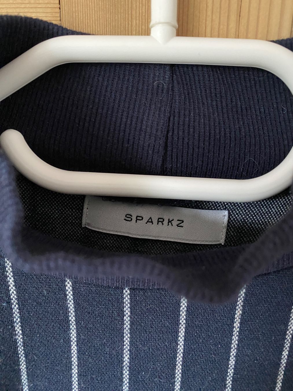 Maglioni & Felpe: Pullover SPARKZ dunkelblau weiss gestreift Grösse S – Usato da Balgach venduto da liv_s9xj 2