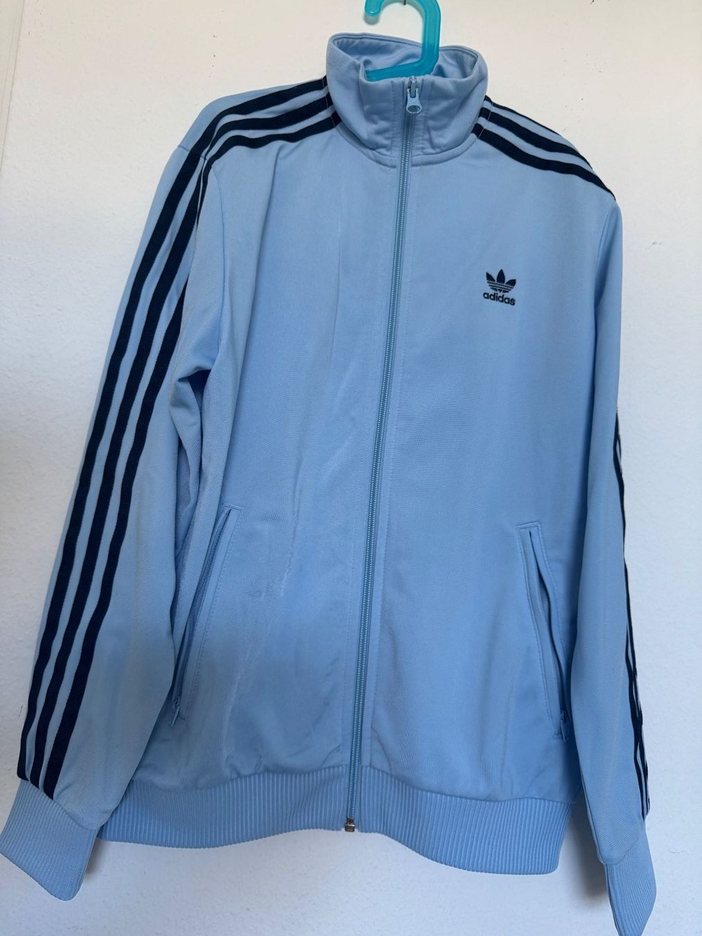 Kleiderpakete & -sets: Ensemble Training Adidas bleu clair 11-12ans – Gebraucht aus Chatelaine von lae_7h8n