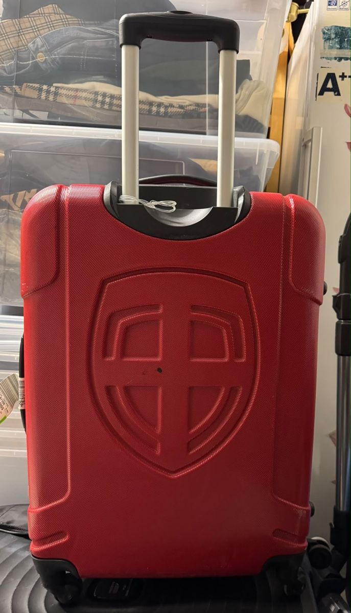 Sonstiges zu Aviatik: Reisekoffer rot trolley - beschädigt  – Gebraucht aus Neftenbach von ayl_wj9t 2