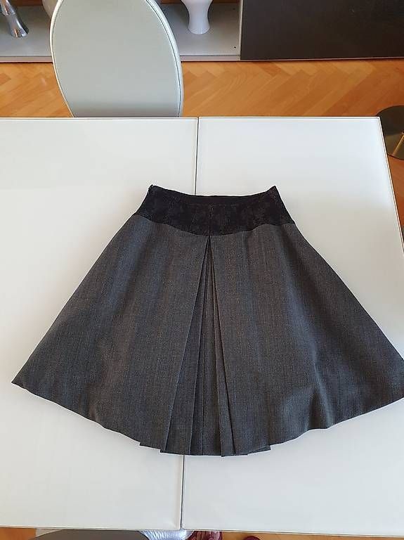 Dolce & Gabbana Röcke: Jupe mi-longue D&G, 38 IT – Neu (gemäss Beschreibung) aus Grand-Lancy von kri_qk5y