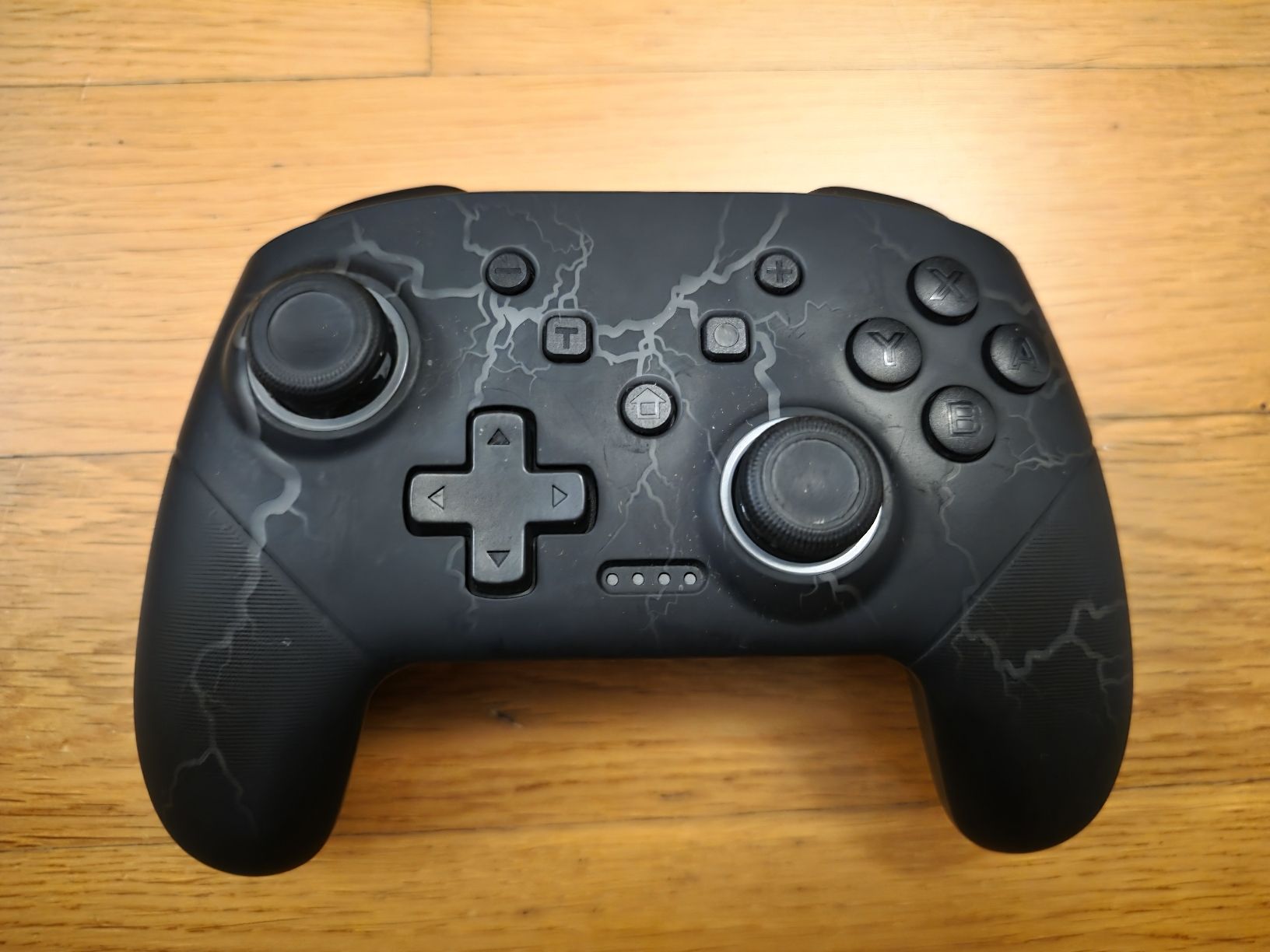 Controller: Nintendo Switch Pro Controller – Gebraucht aus Zürich von jabo22