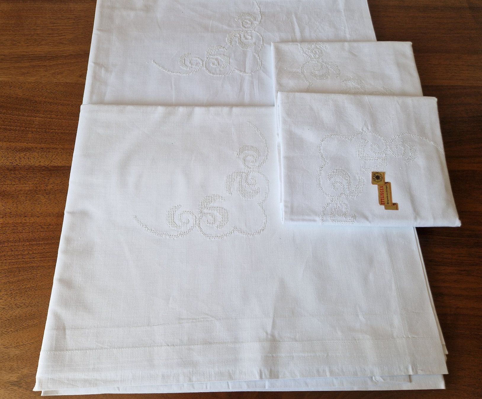 Biancheria da letto: Wunderschöne Vintage Bettwäsche-Garnitur, Baumwolle – Nuovo e nell'imballaggio originale da Bern venduto da Antikbatik