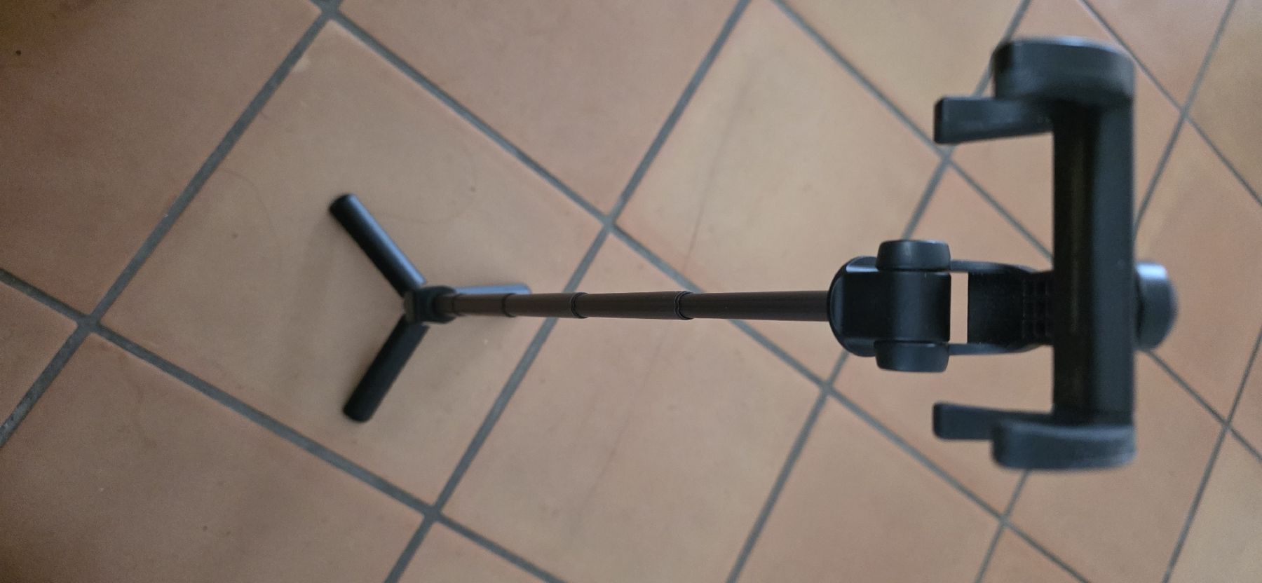 Huawei Staffe: Honor Huawei Selfie Stick mit Stativ – Nuovo (secondo la descrizione) da Nuglar venduto da Danivenividiundeasy 1