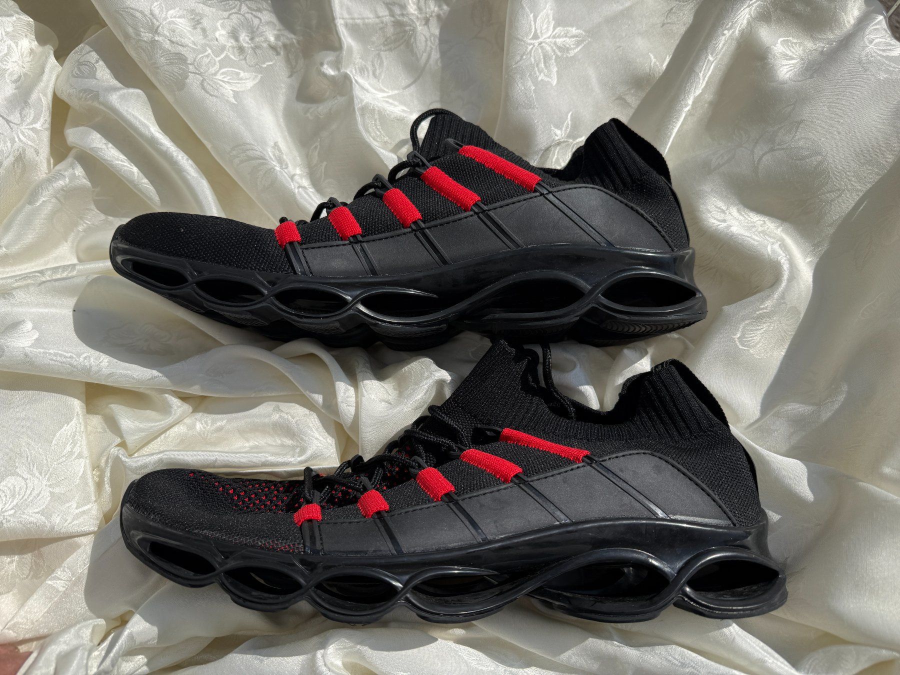 Scarpe da uomo: Sportschuhe Größe 46 – Usato da Vacallo venduto da cri_229f