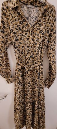 nile kleid gr. S, neu inkl. unterkleid