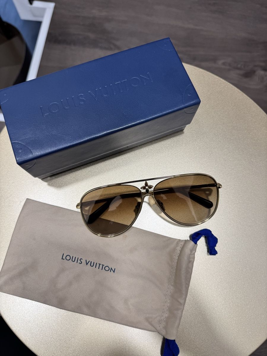 Louis Vuitton Occhiali & Lenti: Louis Vuitton Sunglasses Gold Aviator, new – Nuovo (secondo la descrizione) da Thonex venduto da Lux_brands01 1