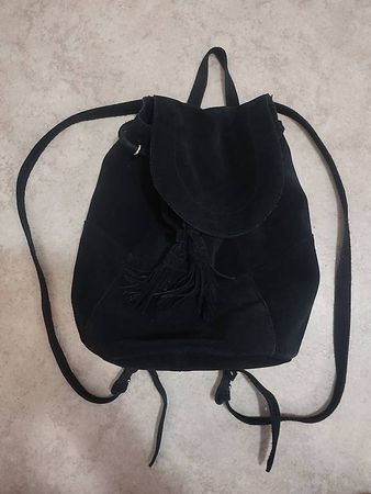 Schwarzer Rucksack Wildleder